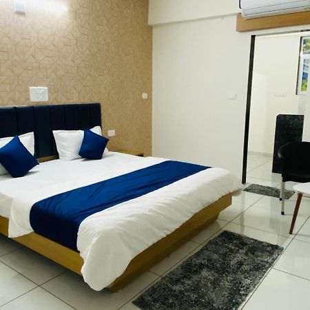 Hotel Balaji Villa Vadodara Eksteriør bilde